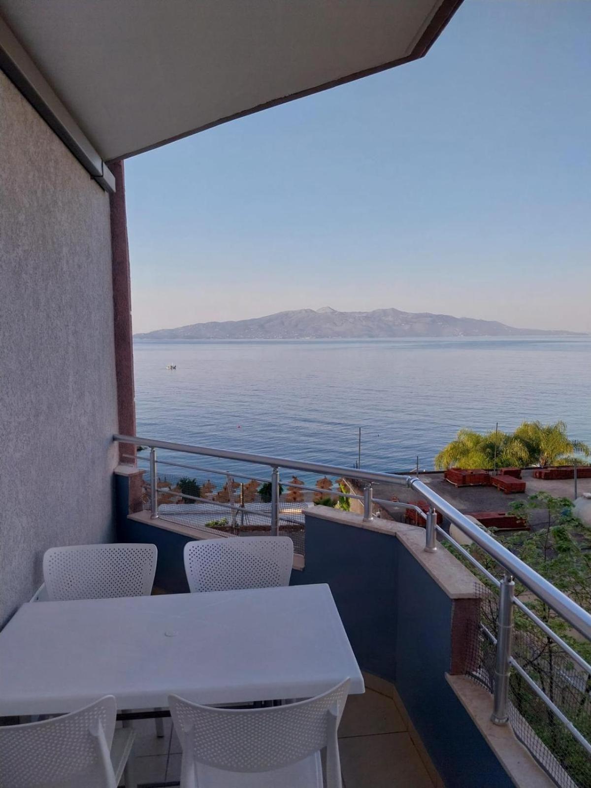 Susy Sea View Apartment Sarandë Eksteriør billede
