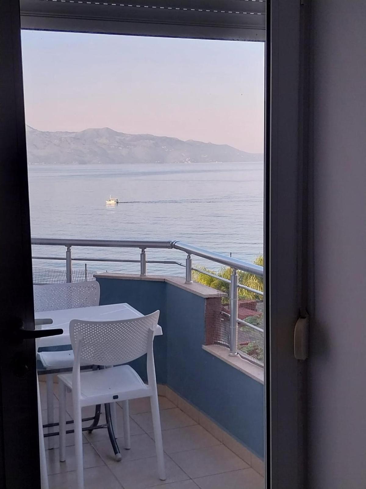 Susy Sea View Apartment Sarandë Eksteriør billede